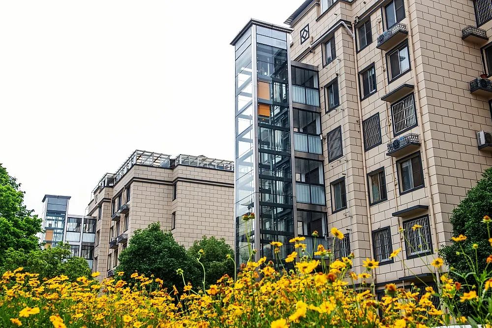 这些老新村加装电梯,为何进入"倍速模式"?记者一线探访发现