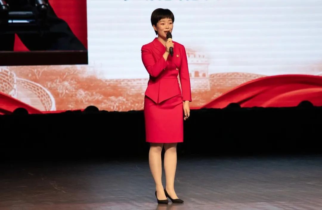 激扬青春 激励梦想 | "桂姐姐"巡回大宣讲走进广西艺术学校