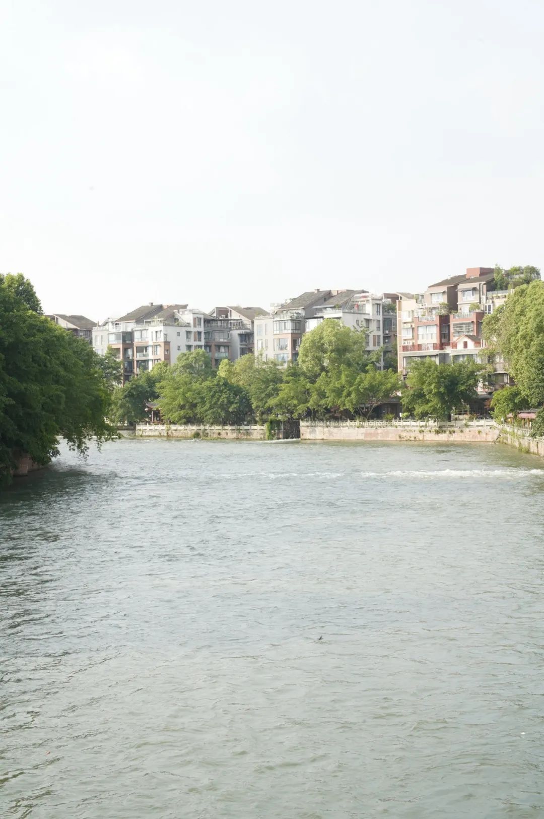 三道堰上放水了,耍之