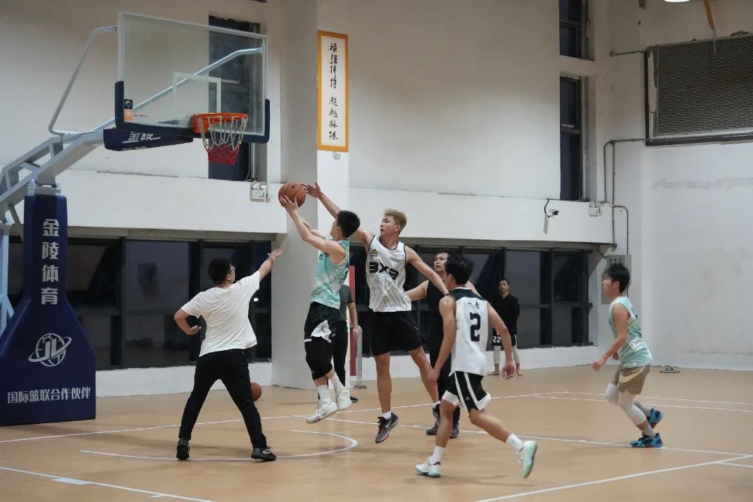 景德镇这所大学欢迎校友回家!