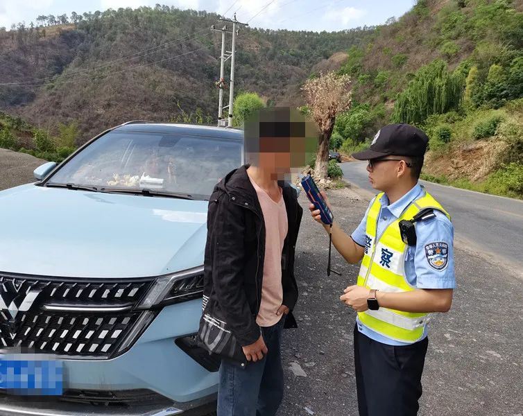 男子酒驾被查,企图让槟榔背锅?