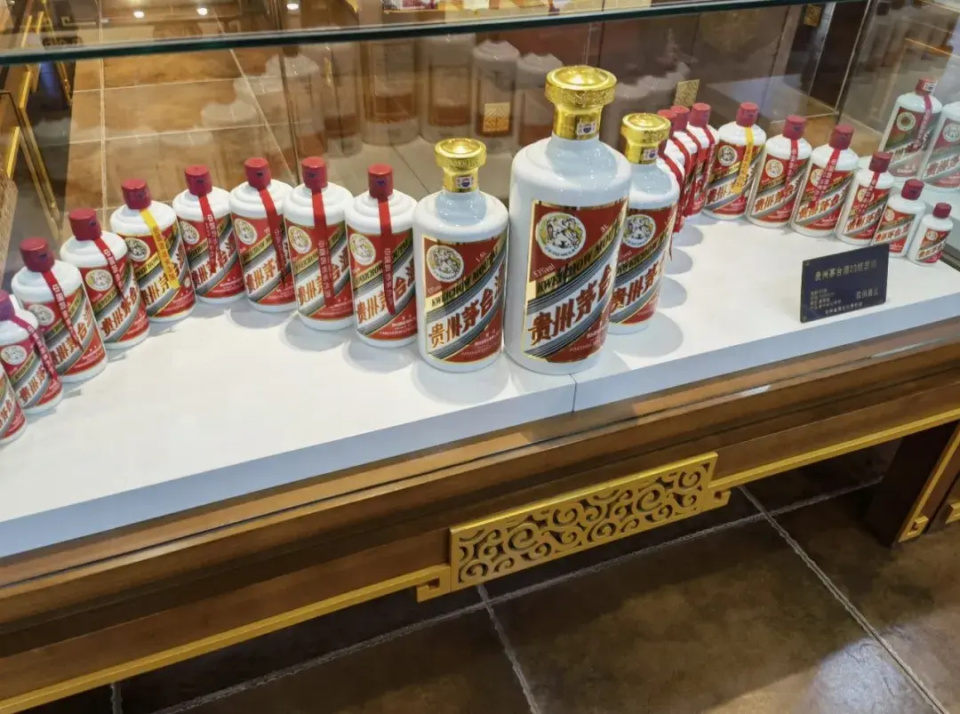 榆树钱,洮南香,洮儿河等充满着回忆的地产名酒,茅台,五粮液,二锅头等