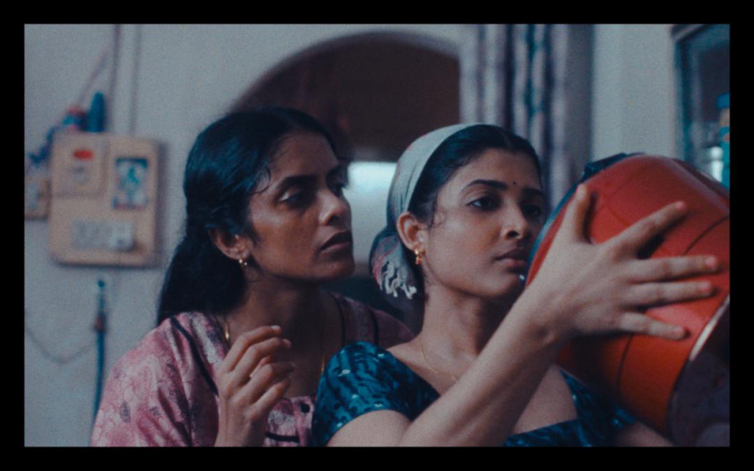 印度主竞赛引燃戛纳尾声,电影手册狂打五星好评