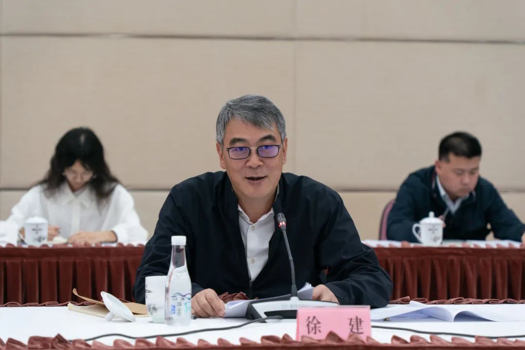 青浦区委书记徐建,德宏州委书记姜山出席并讲话.