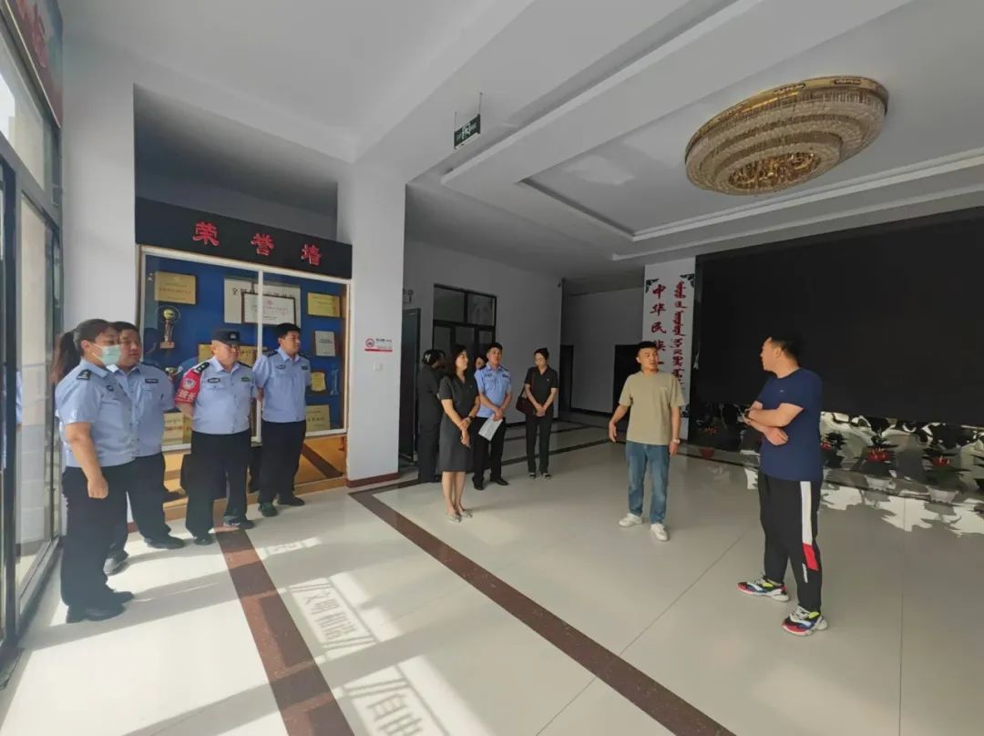 乌拉特后旗人民法院开展在职党员进社区"双报到,双服务,双报告"活动_