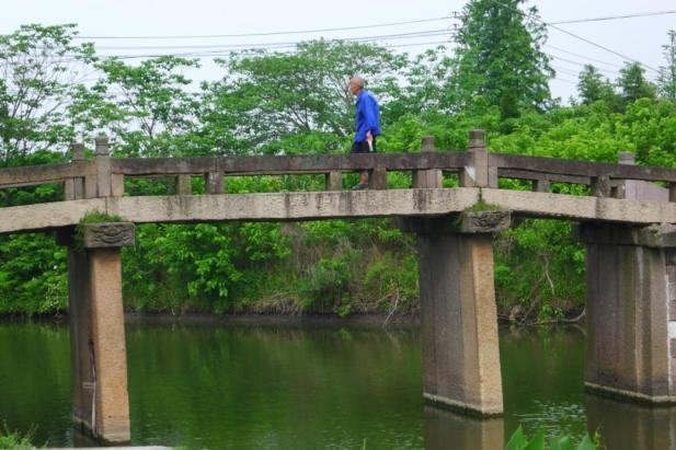 西汇角原有300多户人家,住村北的人家大都已搬去新市.
