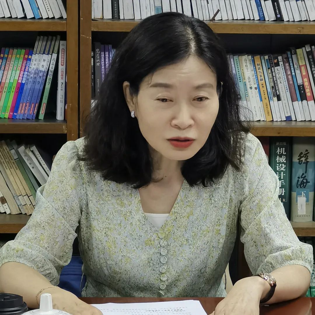 召集人蔡红梅,沈桂红分别代表侨联,民革界别作工作交流.