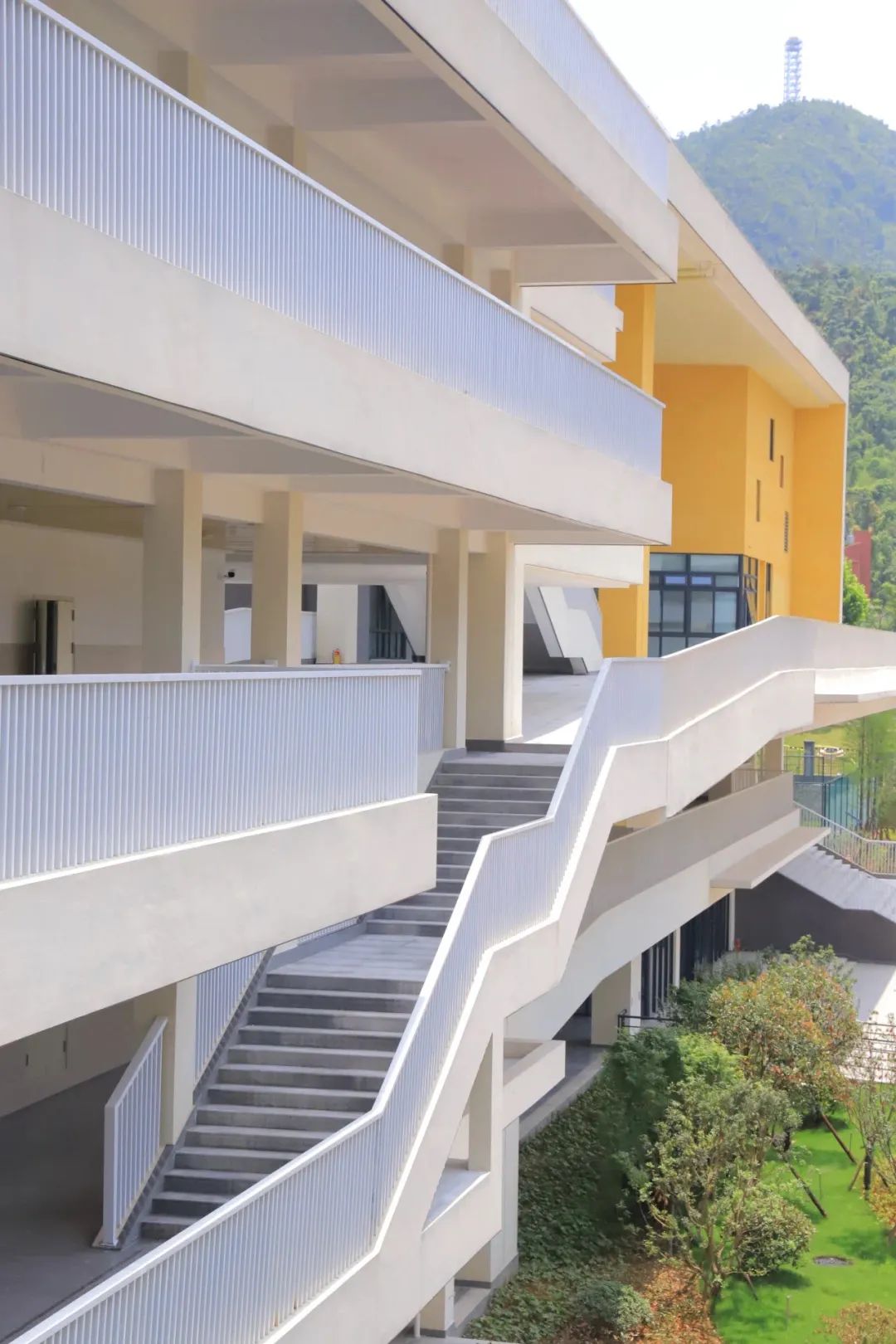 月亮岛片区这所新建初中,正式交付!