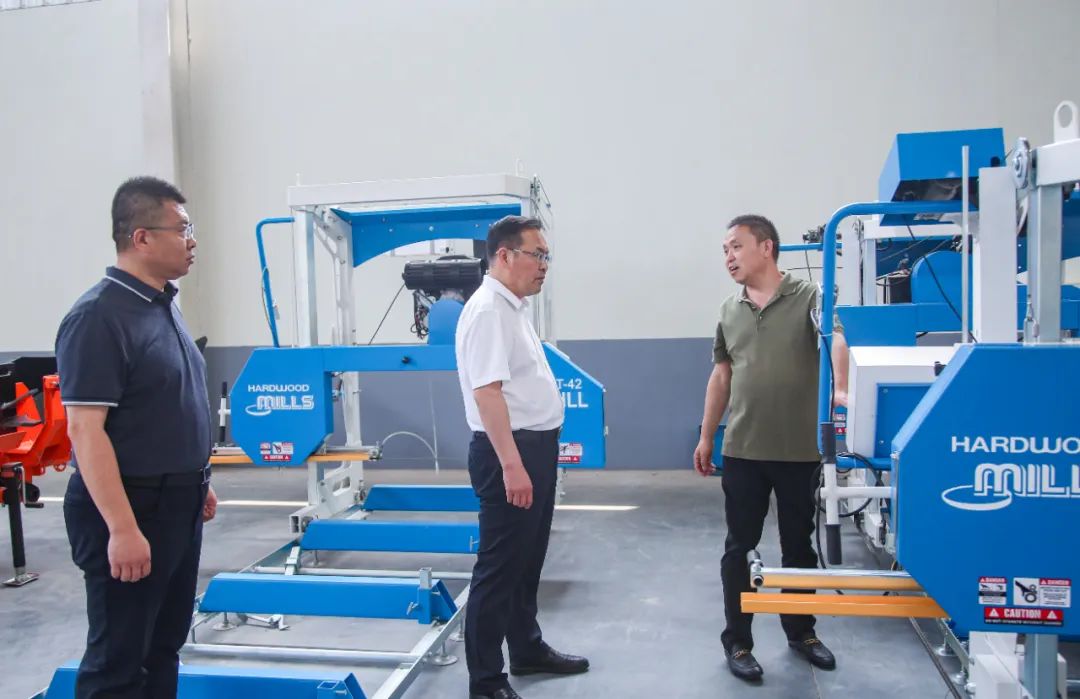 市领导到土山镇调研