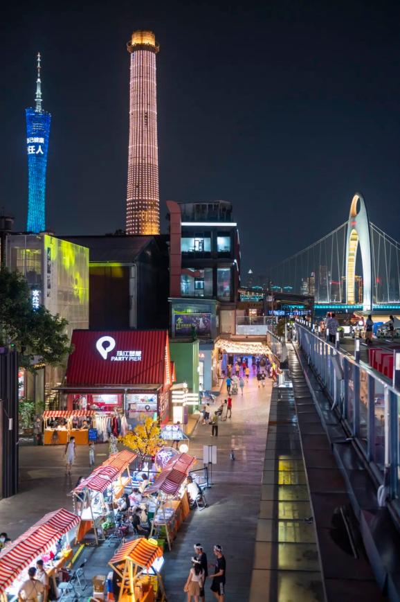 精彩的夜晚和广州丰富多彩的夜生活接下来还有繁华的珠江夜景只是一