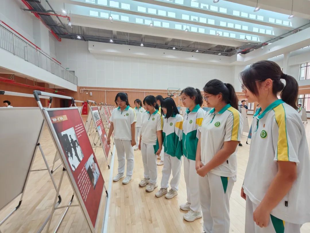 自立自强——科学家精神进校园"六个一"公益活动走进天津市实验中学