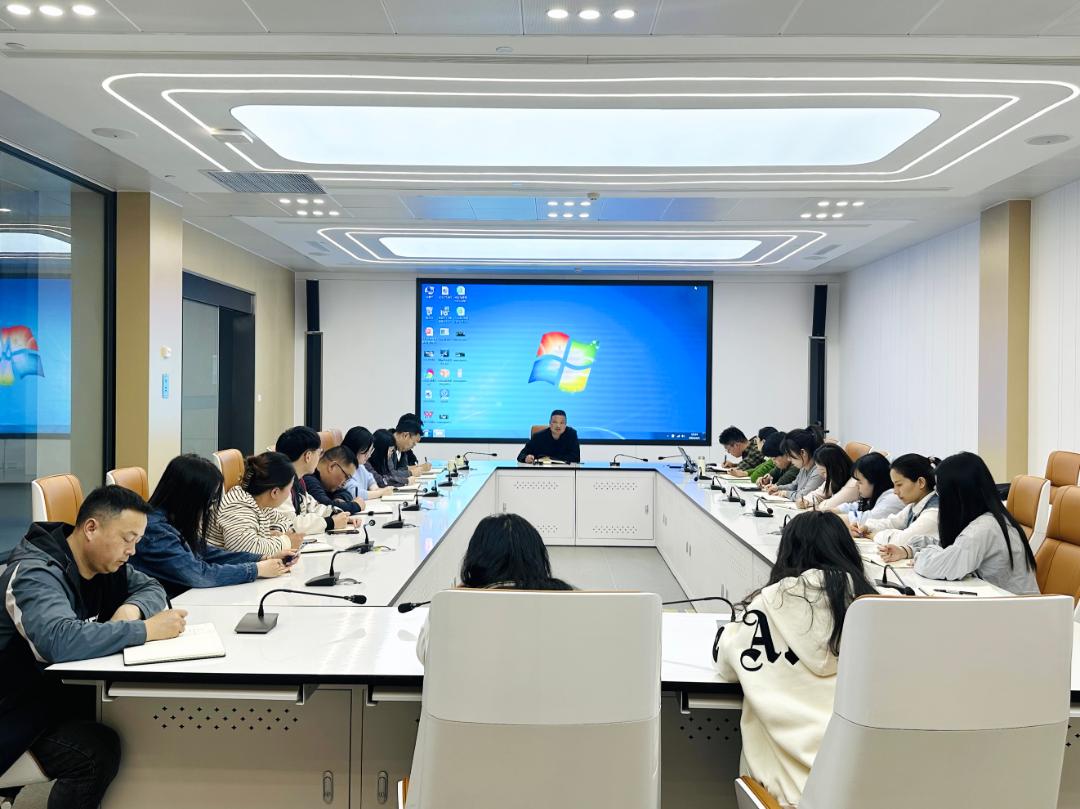 "县社会治理中心党组书记,常务副主任郑晖表示,"要做到学义乌,赶义乌