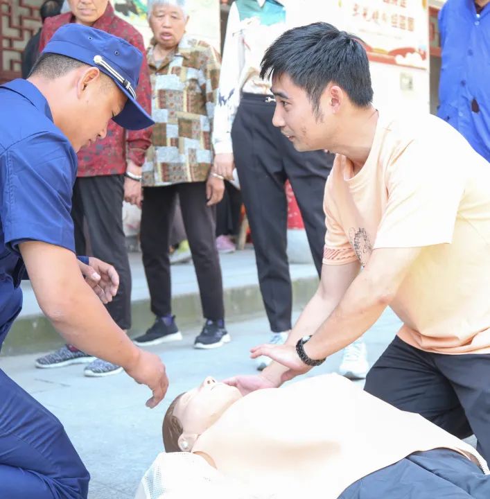 城厢街道开展宗教活动场所消防安全技能大比武