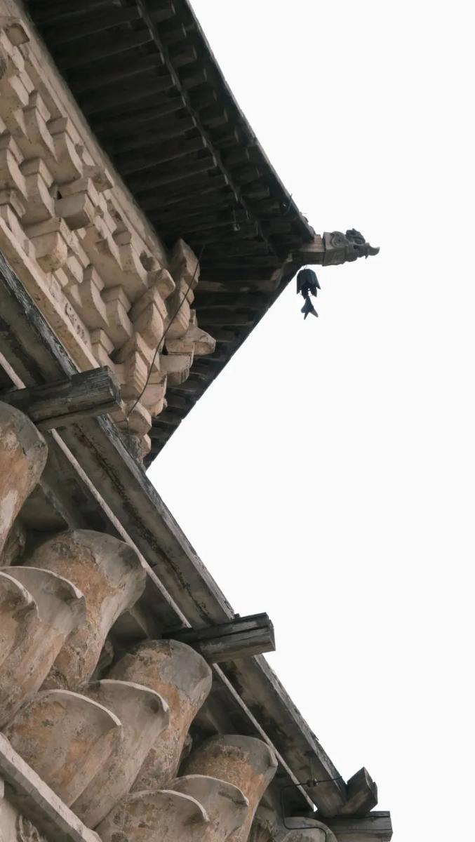 让人不得不感叹古代匠人的巧夺天工随风而动的塔角铃铛复杂精美的壁画
