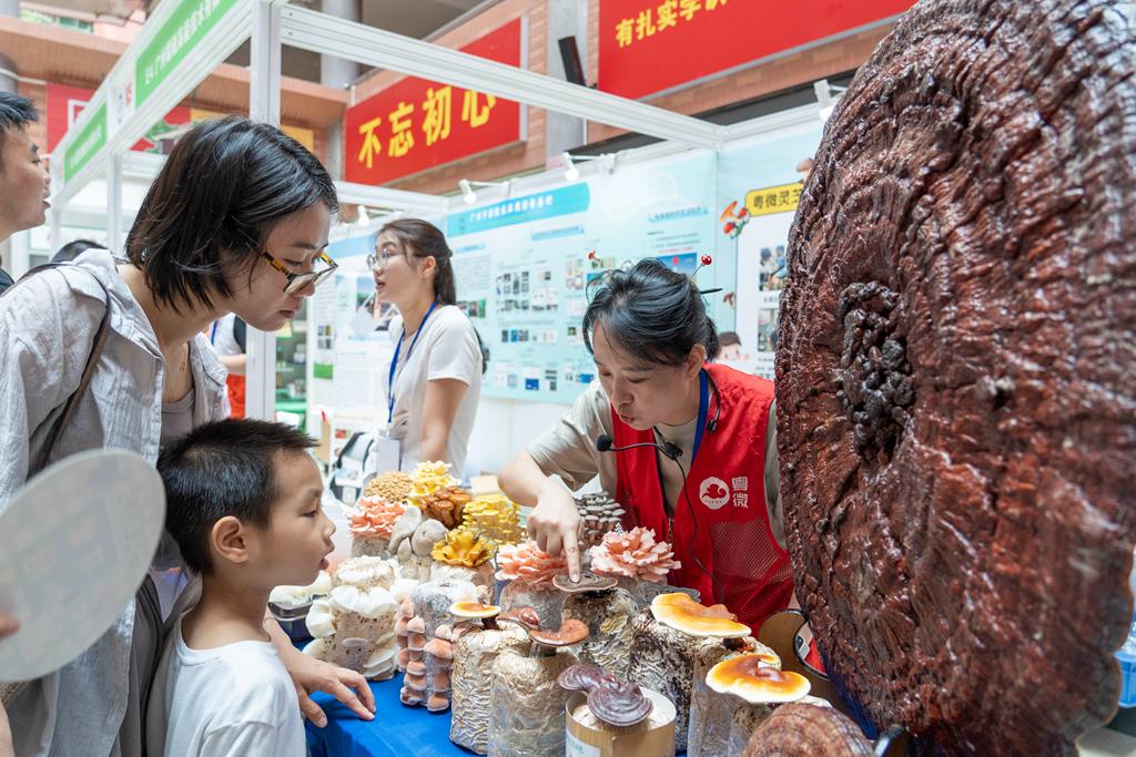 "长大后,我想当科学家!