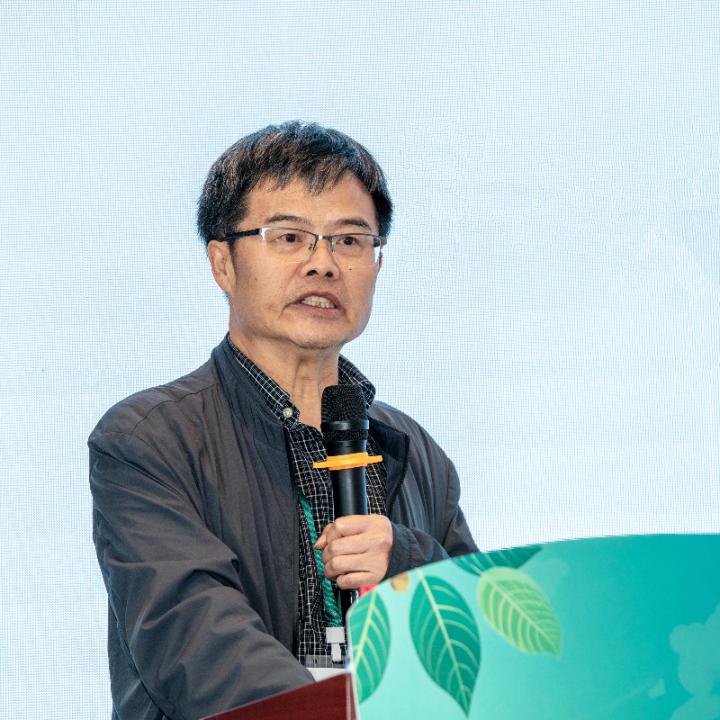 来自中国科学院昆明植物研究所彭华,复旦大学王放,南京林业大学杨永