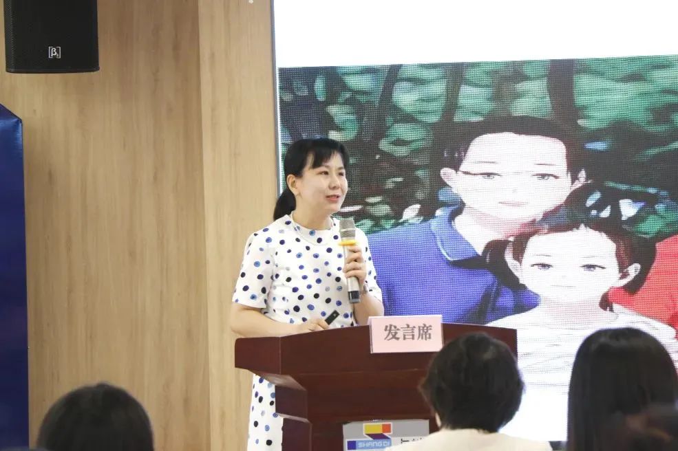 宣讲环节中,北京时代光华教育发展有限公司张婷以"快乐进化的小时光"