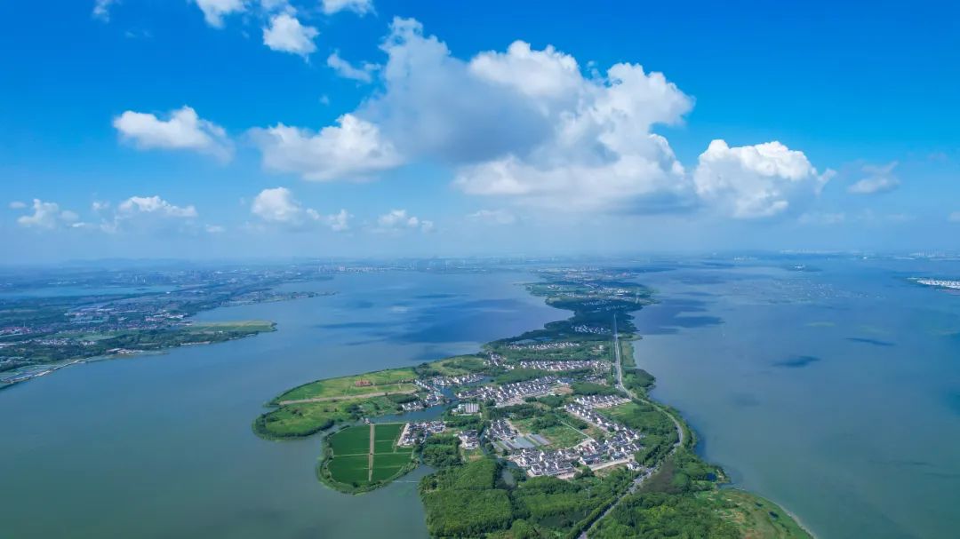 漫步沈周村,领略吴门画派代表人物沈周的翩翩风采;在孙武-文徵明纪念