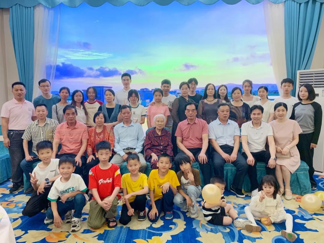 共同阅读是深入孩子内心的方式 | "我爱我家·温暖瞬间"故事展播⑤