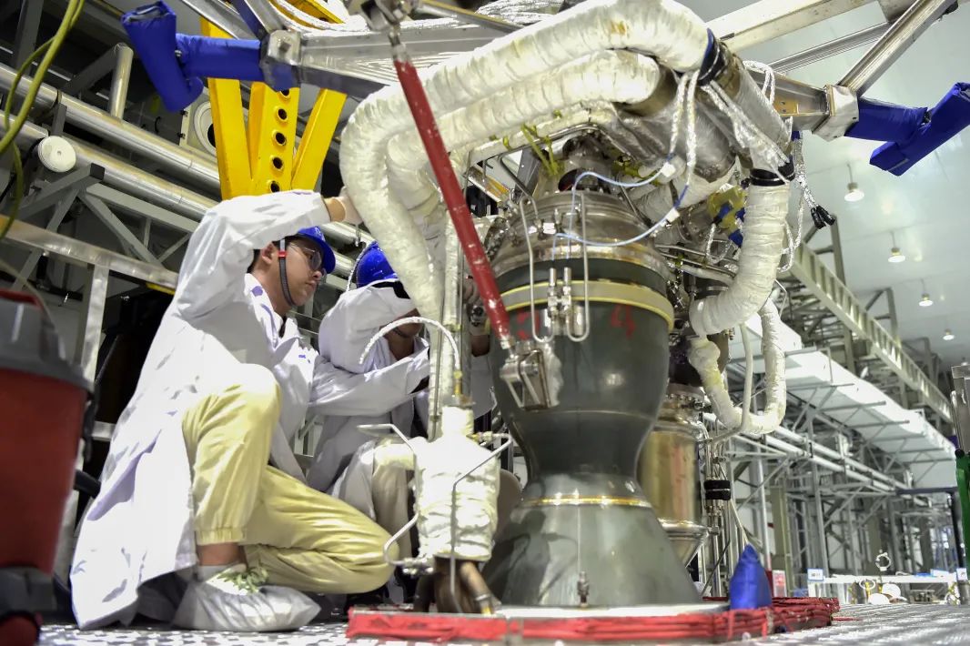 左右滑动查看更多  滁州日报:王家国 >摄于蓝箭航天湖州基地左右滑动