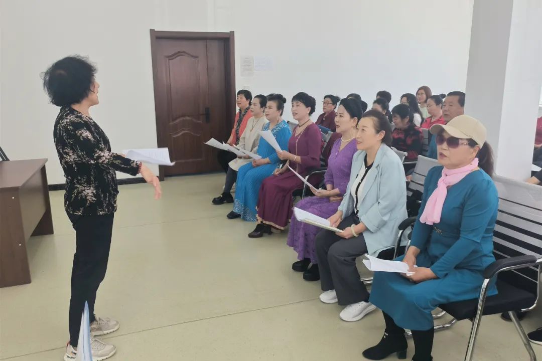 【高质量发展提升年】长岭:老年大学圆了"银发"学子的"大学"梦