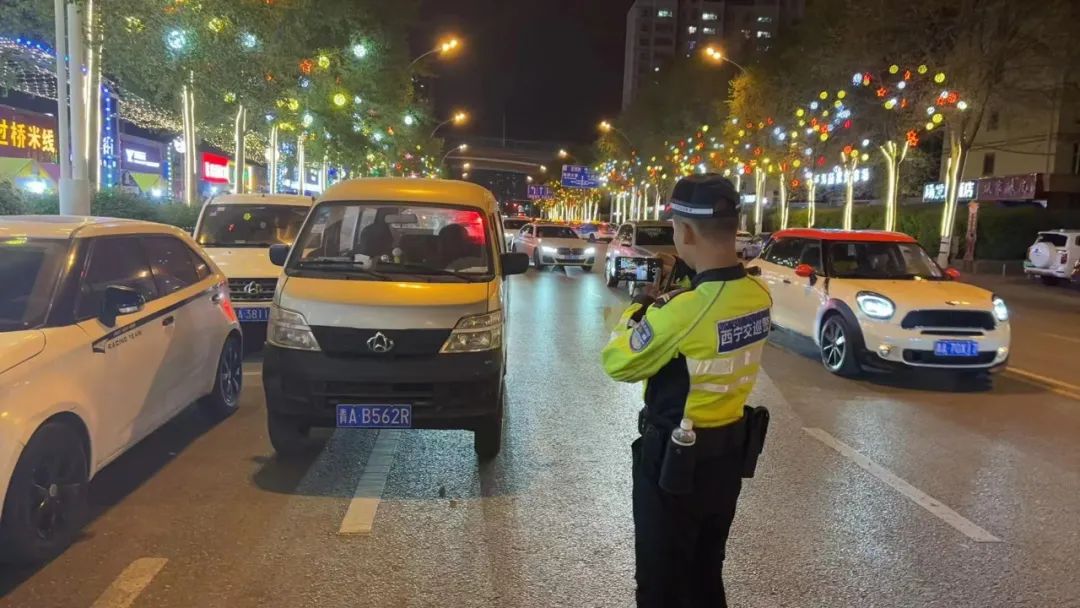 守护当"夏" 严查酒驾不停歇