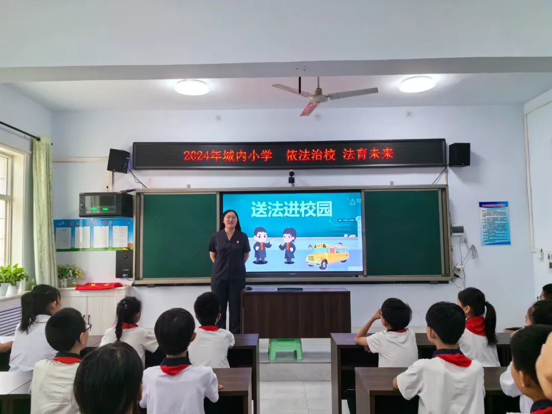 三下三进三联动|普法教育零距离 以法为盾护成长——深泽法院开展"