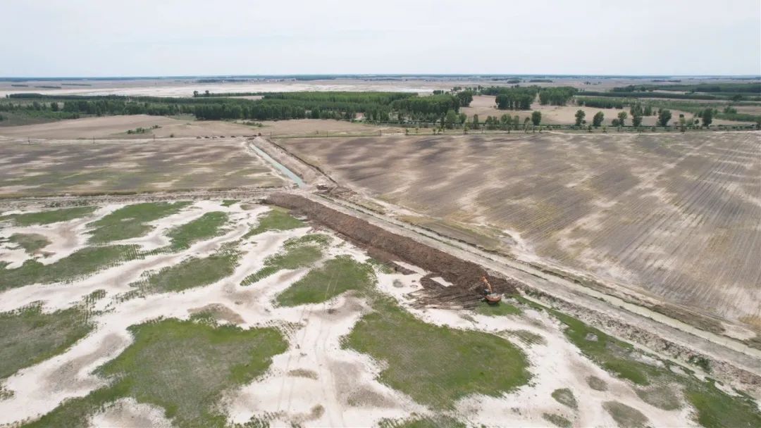 【筑牢安全防线】长岭县太平川镇风水村:堤防加固 提升防汛能力