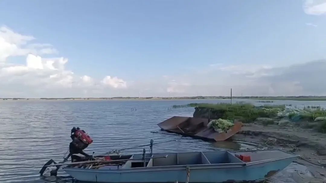 作者:斯日古楞原标题:《海鲁吐镇月湖的奇妙之旅》