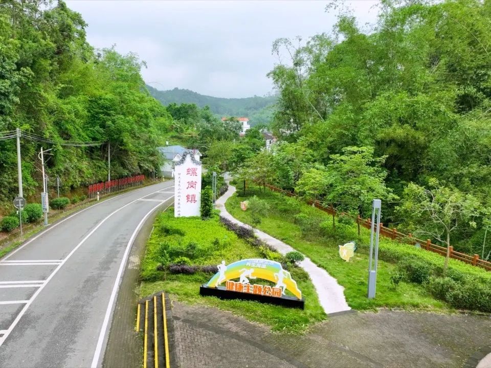 以上图源 广宁发布螺岗镇的黄泥坑村依山傍水,风景秀美,以创建a级