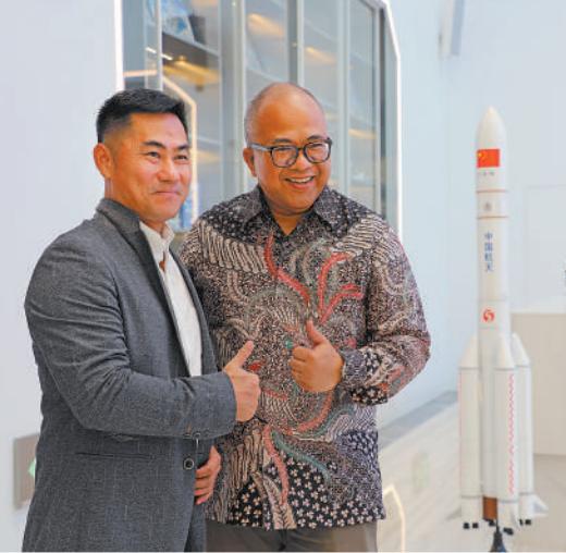 《人民日报》整版关注:外国驻华使节走进海南