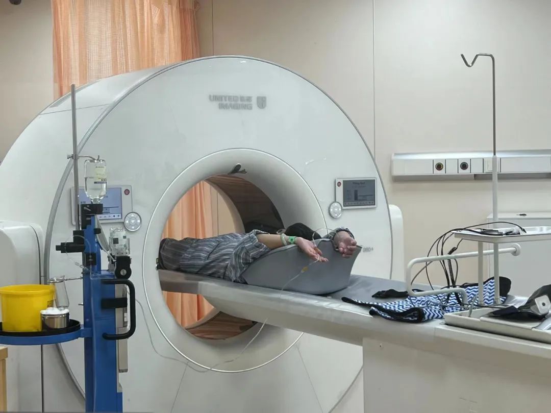 医生询问病史后,为他开具了冠脉ct检查.