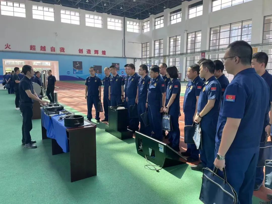 邀请了中国人民警察大学李阳副教授,中国人民警察大学王淮斌副教授