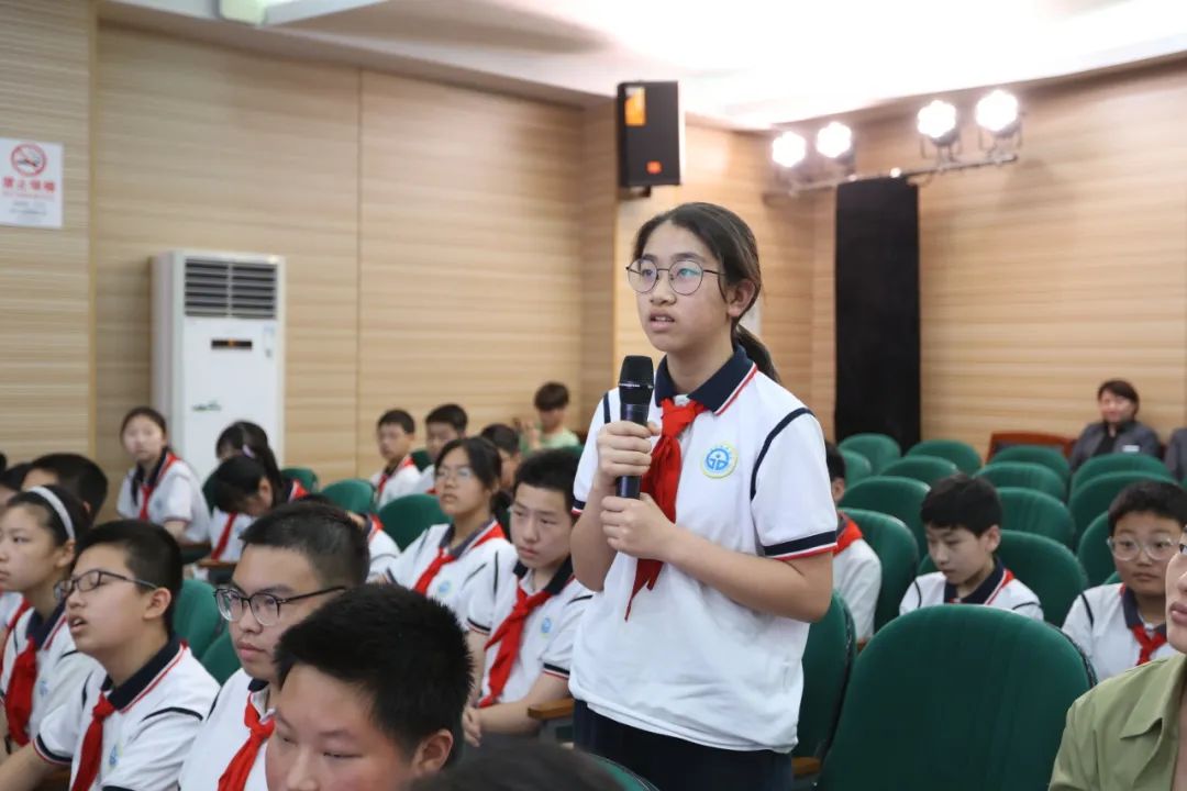来自上海市金山区人民法院,上海市浦东新区人民法院,上海市第一中级