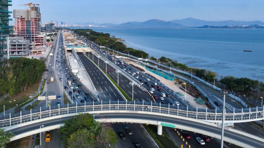 深圳滨海大道交通系统"搬进"地下超大四层空间