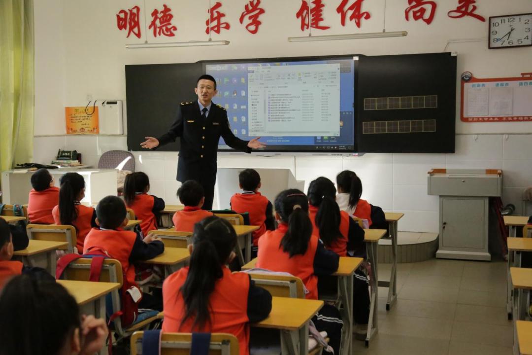 【县区动态】双鸭山市友谊县妇联携手友谊县市监局确保安全一路"童"行