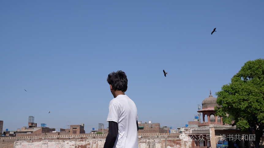 大犍陀罗"的团体考察之行定格在了拉合尔逐渐落下的深蓝色夜幕之中