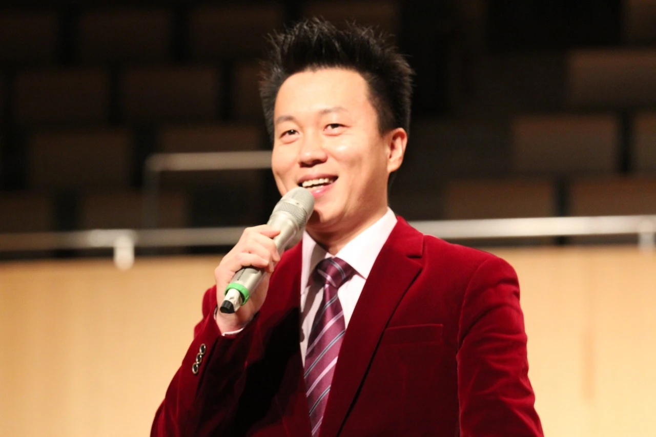 罗舒云吉他:王威鼓手:罗艺君键盘:亓亚囡,刘佳(节目及顺序以现场演出