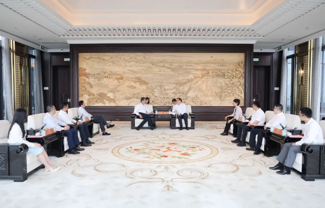 洪湖鹏会见通力集团总裁德龙一行