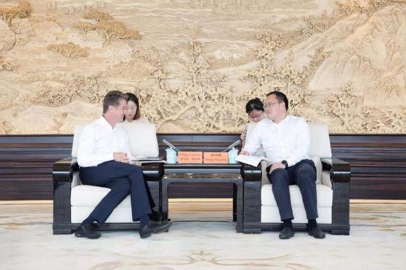 洪湖鹏会见通力集团总裁德龙一行