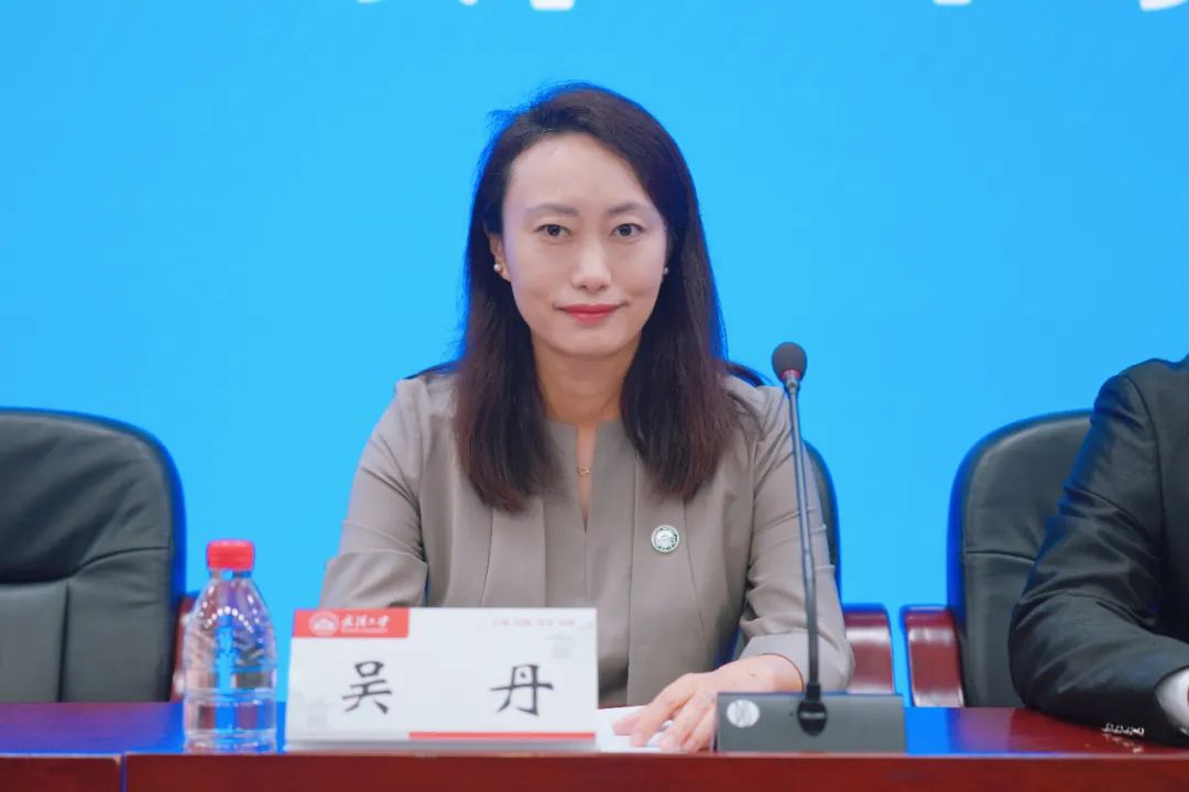 刚刚!武大召开新闻发布会