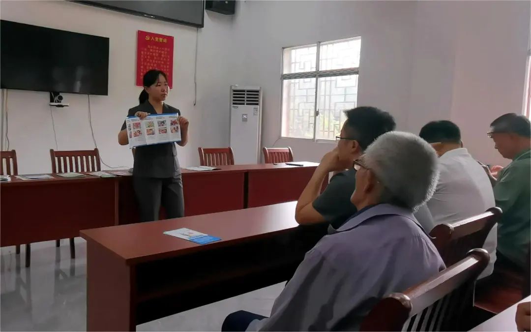 位于保靖县东部地区的湘西古镇迁陵镇,与永顺县泽家镇,古丈县红石林镇