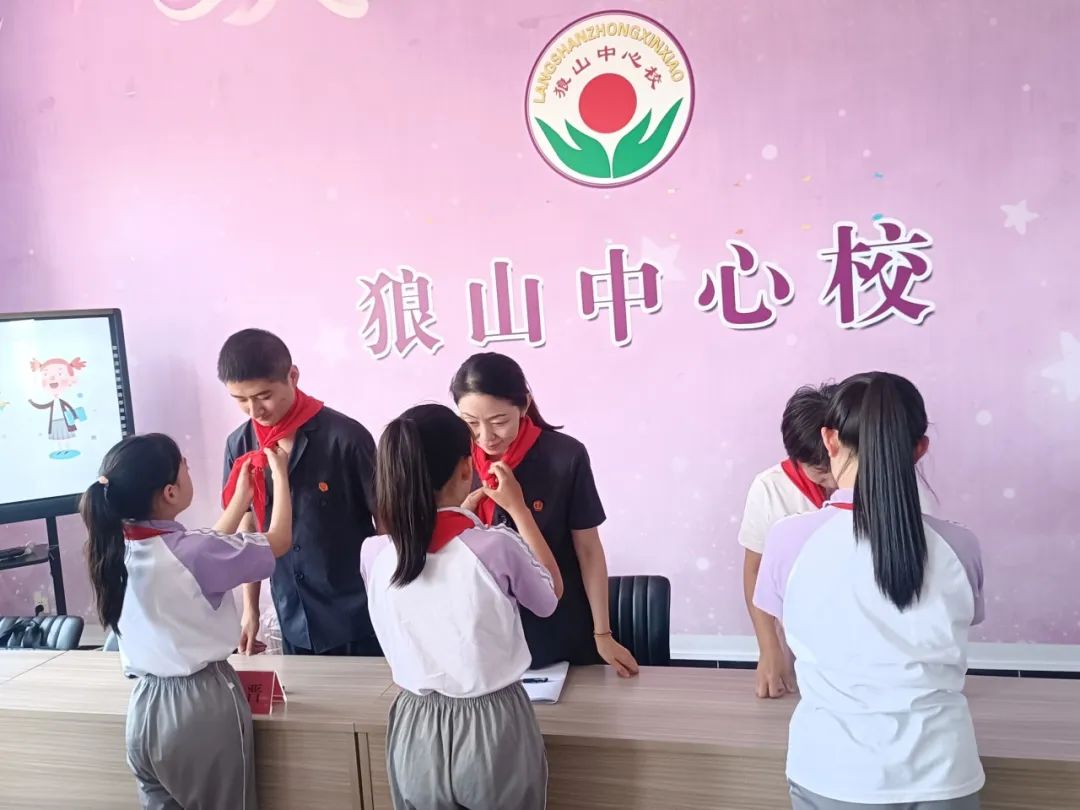 "留"下关爱,"守"护成长——怀来法院到狼山乡中心校开展普法宣传活动