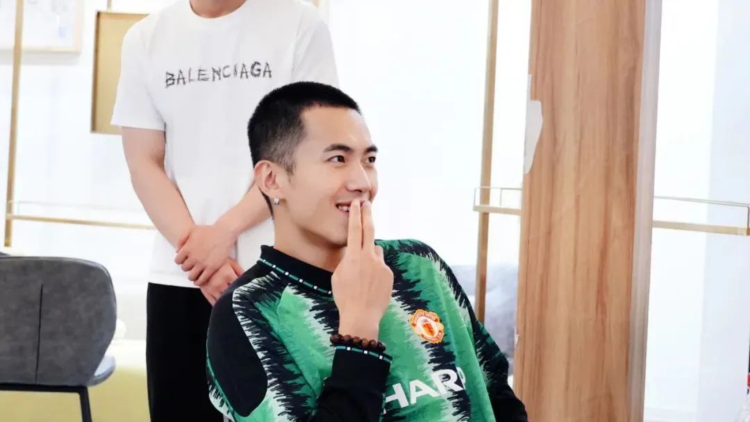 探班| 百老汇经典喜剧《头条》(中文版)国内首演,精彩先睹为快!