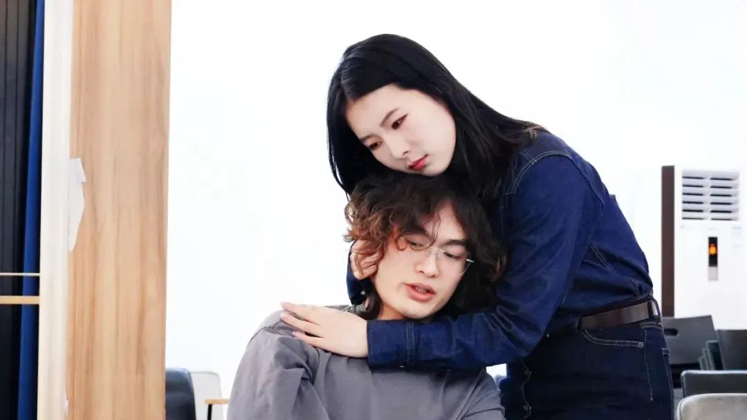 探班| 百老汇经典喜剧《头条》(中文版)国内首演,精彩先睹为快!