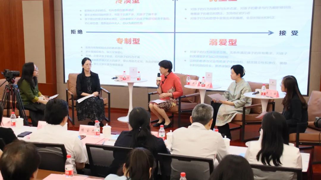 区政协委员,上海市特级教师,上海市浦东新区傅雷小学校长王雅琴,区