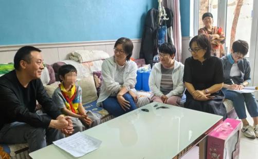 “马莲渠中心学校山村学校广播站”开播暨“微 心愿”物资捐赠仪式