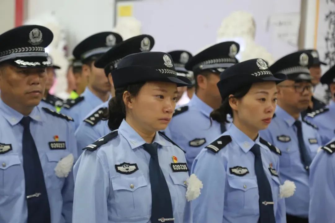 牺牲警察追悼会图片图片