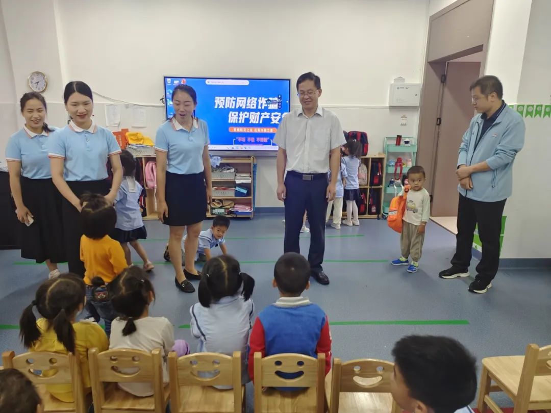 武宣县领导开展六一儿童节慰问活动