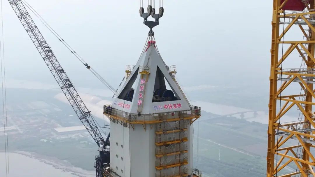 人民日报整版!中国中铁为世界级大桥建设助力赋能